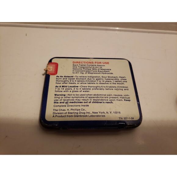 Vintage Phillips Magnesia Tablets Tin - 30 count - 4.8 grains each - 42 cents - Picture 2 of 2